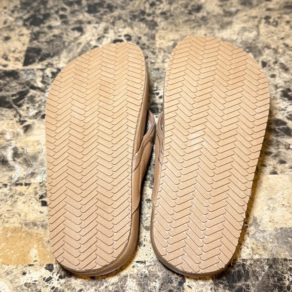 Kids Tan Squishy Footbed Flip Flop Sandals Thong Summer Shoes Youth Size 13-1